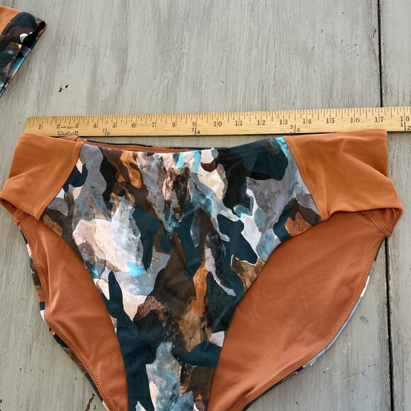 Fabletics Scoop Back Swim Bra & Bottoms Camo Paintbrush Teal Burnt Orange Sz XXL - Picture 2 of 11